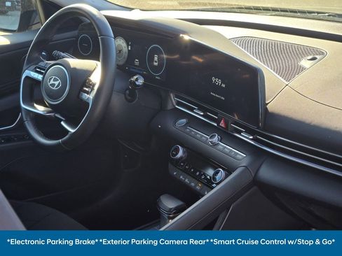 Used 2024 Hyundai Elantra SEL w/ Convenience Package image 14