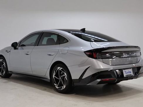 Certified 2024 Hyundai Sonata SEL w/ Convenience Package FWD image 5