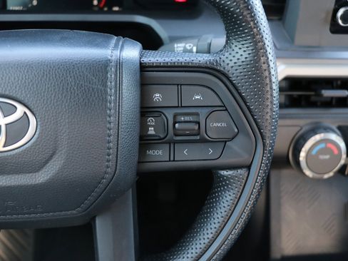 Used 2025 Toyota Tacoma SR5 AWD/4WD image 19