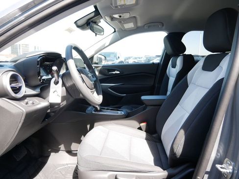New 2026 Chevrolet Trax LS w/ LS Convenience Package FWD image 15
