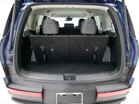 Used 2025 Hyundai Santa Fe SEL AWD/4WD image 9