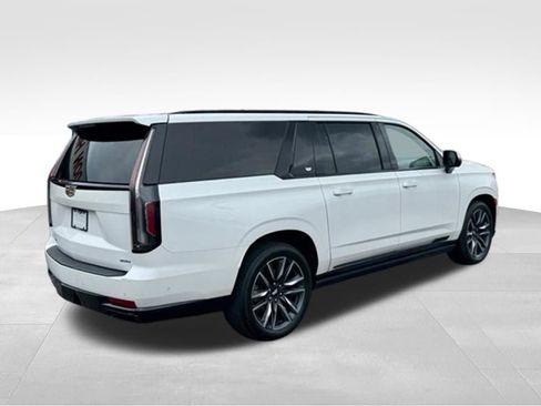 Used 2022 Cadillac Escalade ESV Sport w/ Touring Package AWD/4WD image 7