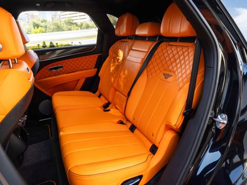 Certified 2023 Bentley Bentayga AWD/4WD image 11