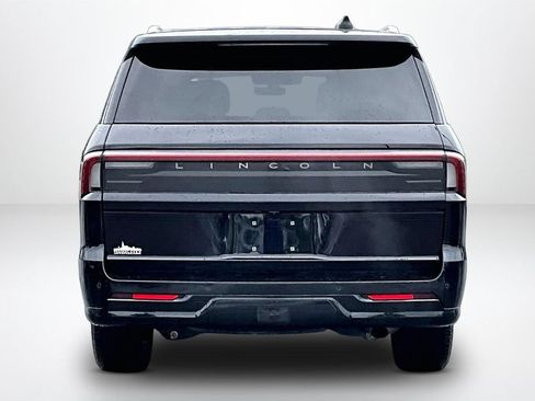 Used 2025 Lincoln Navigator L Reserve AWD/4WD image 7