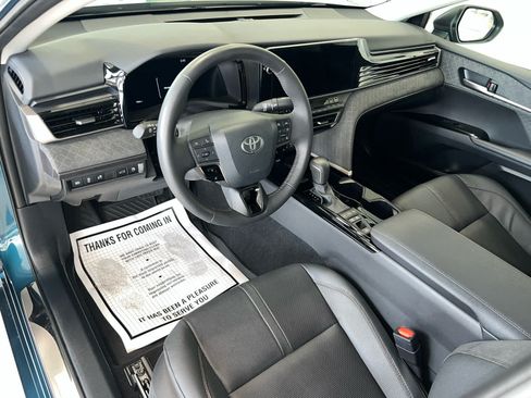 Used 2025 Toyota Camry XLE FWD image 7