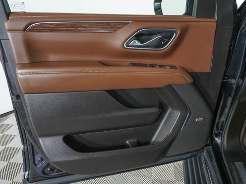 Used 2021 Chevrolet Suburban High Country image 17