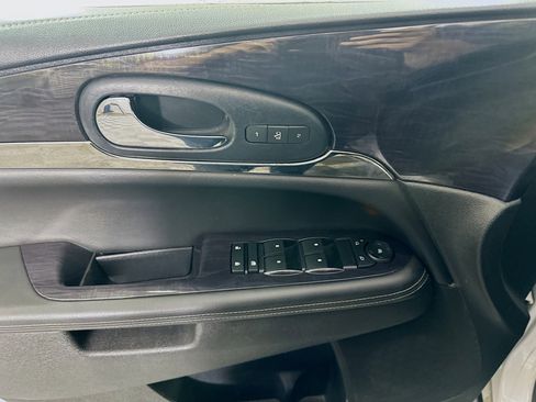 Used 2017 Buick Enclave Leather FWD image 15