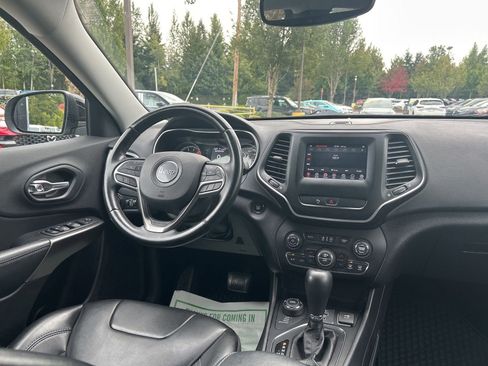 Used 2020 Jeep Cherokee Latitude Plus w/ Cold Weather Group AWD/4WD image 20