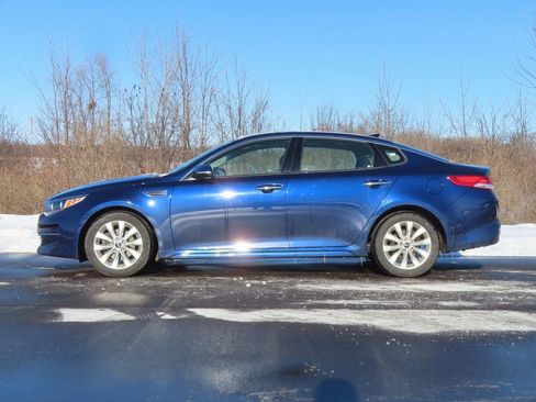 Certified 2016 Kia Optima EX w/ Premium Package image 5