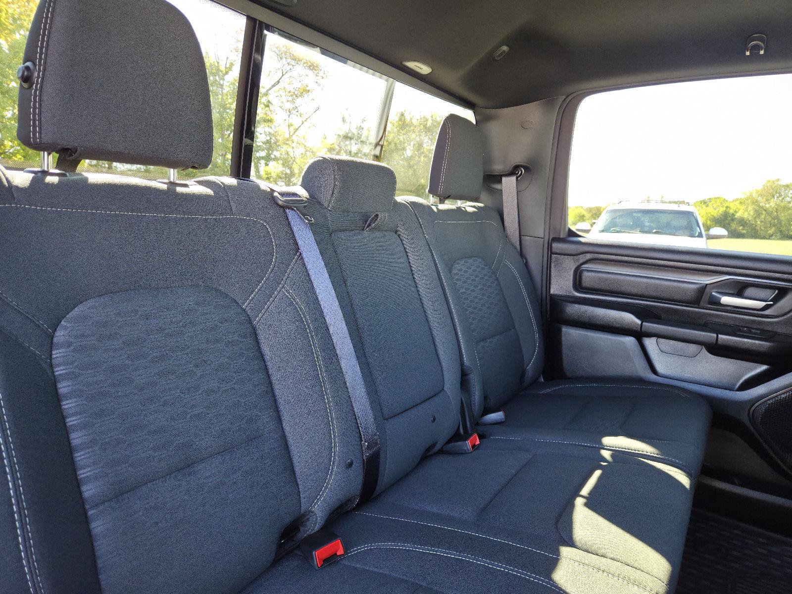Used 2025 RAM 1500 Warlock AWD/4WD image 33