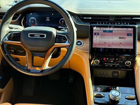 Used 2021 Jeep Grand Cherokee L Summit image 9