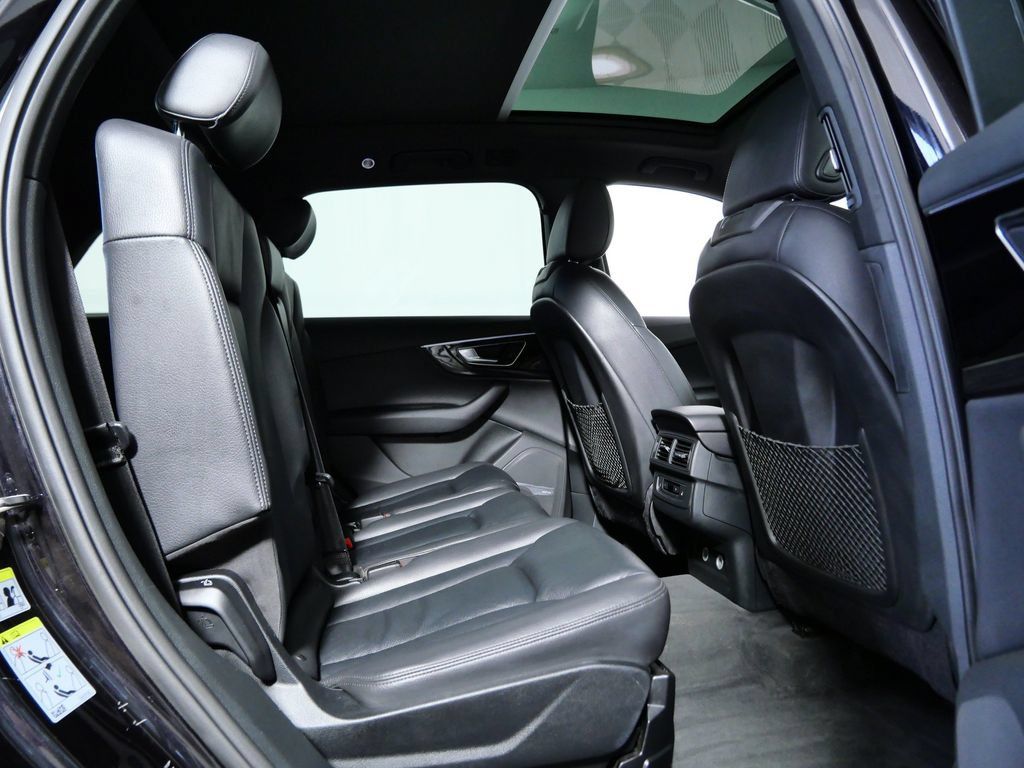 Used 2018 Audi Q7 3.0T Premium Plus w/ Premium Plus Package AWD/4WD image 12