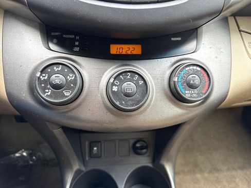 Used 2009 Toyota RAV4 2WD w/ 3rd Row image 22