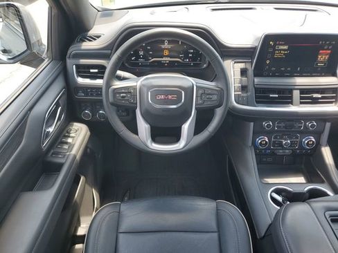 Used 2023 GMC Yukon XL SLT w/ SLT Premium Package AWD/4WD image 21