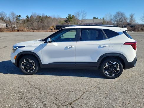 Used 2024 Kia Seltos EX AWD/4WD image 8