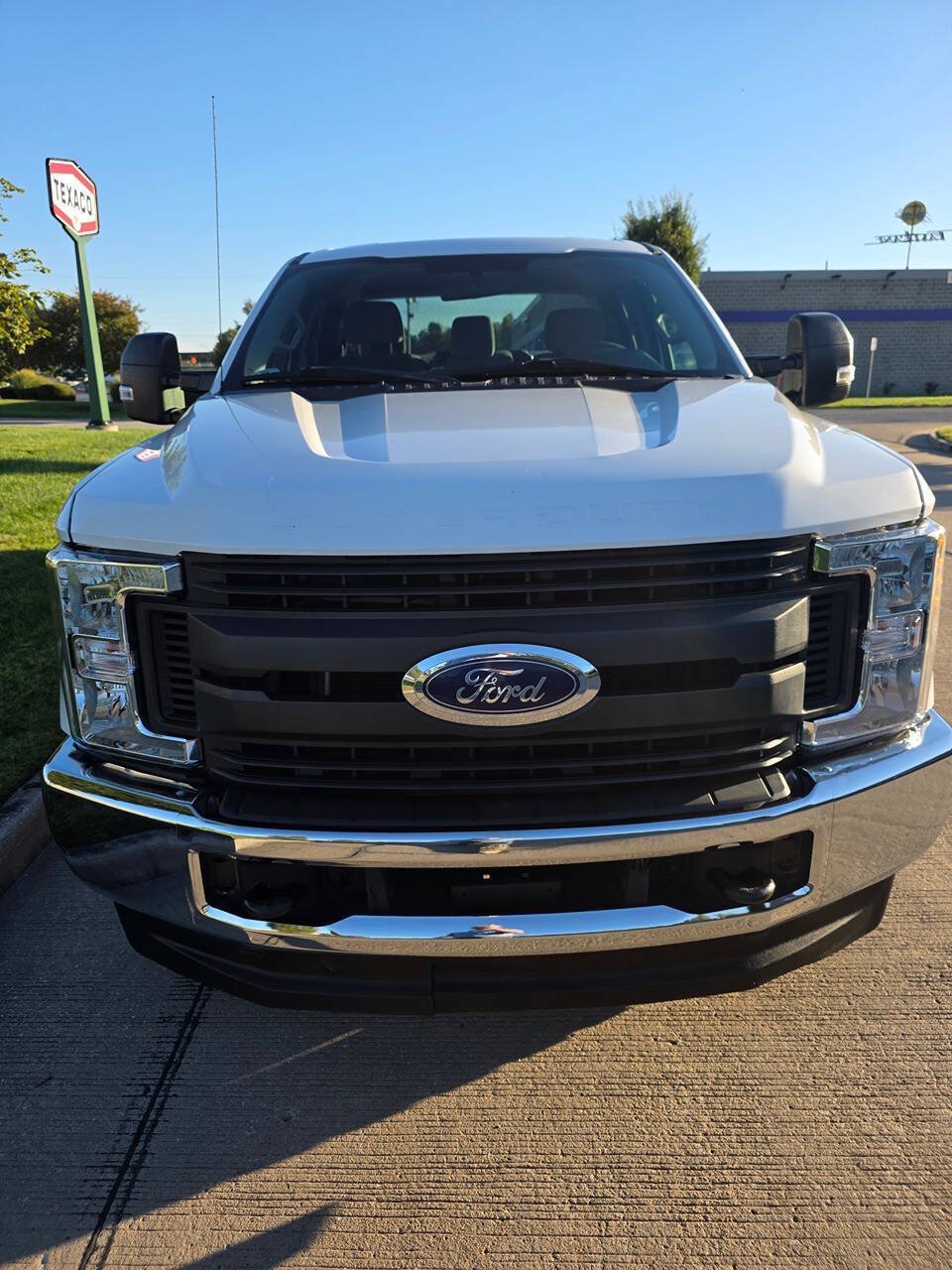 Used 2017 Ford F250 XL w/ Power Equipment Group AWD/4WD image 4