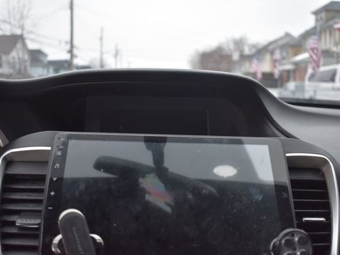 Used 2017 Honda Accord Sport image 16