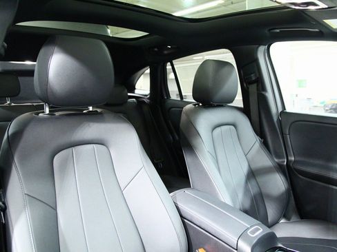 Used 2025 Mercedes-Benz GLA 250 4MATIC image 24