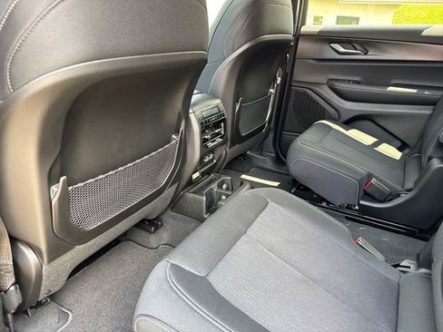 New 2025 Jeep Grand Cherokee L Laredo w/ Luxury Tech Group I image 22