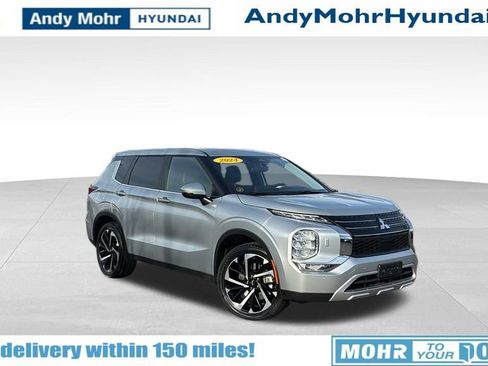 Used 2024 Mitsubishi Outlander SE image 1