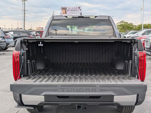 Used 2025 Toyota Tundra Limited AWD/4WD image 9