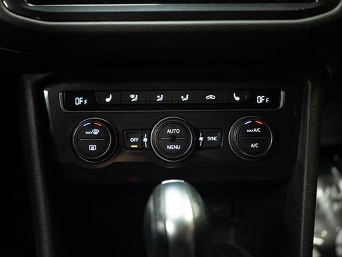 Used 2020 Volkswagen Tiguan SE R-Line FWD image 21