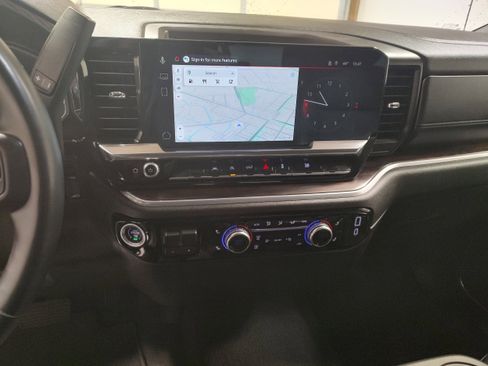 Used 2025 GMC Sierra 1500 SLT image 7