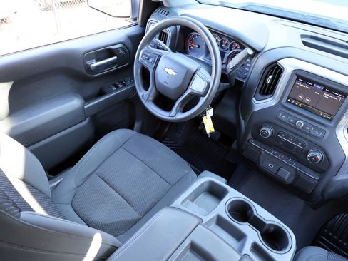 Used 2020 Chevrolet Silverado 1500 Custom w/ Custom Value Package image 15