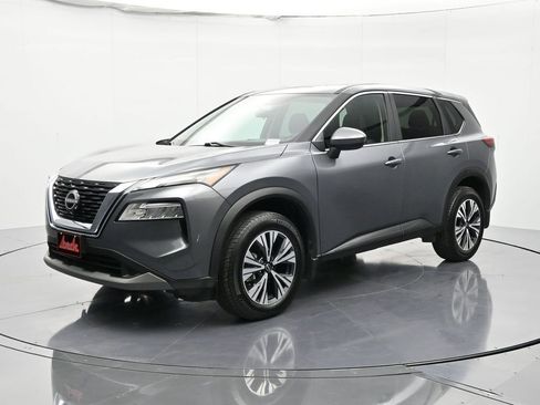 Used 2023 Nissan Rogue SV image 1
