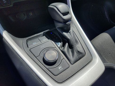 Certified 2025 Toyota RAV4 LE AWD/4WD image 14