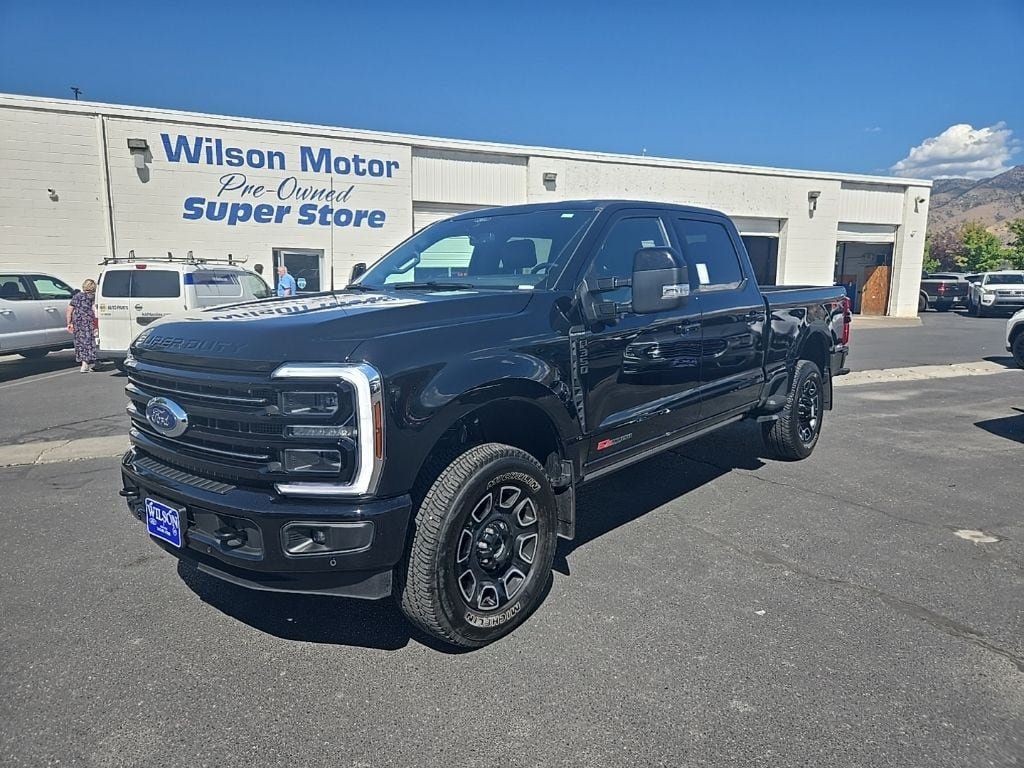 Used 2025 Ford F350 Platinum AWD/4WD image 1