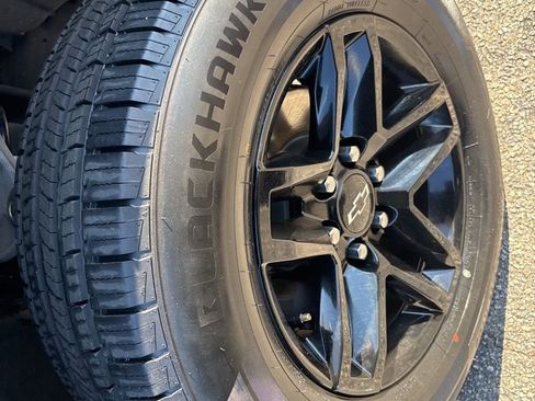 Used 2020 Chevrolet Silverado 1500 LT Trail Boss image 5