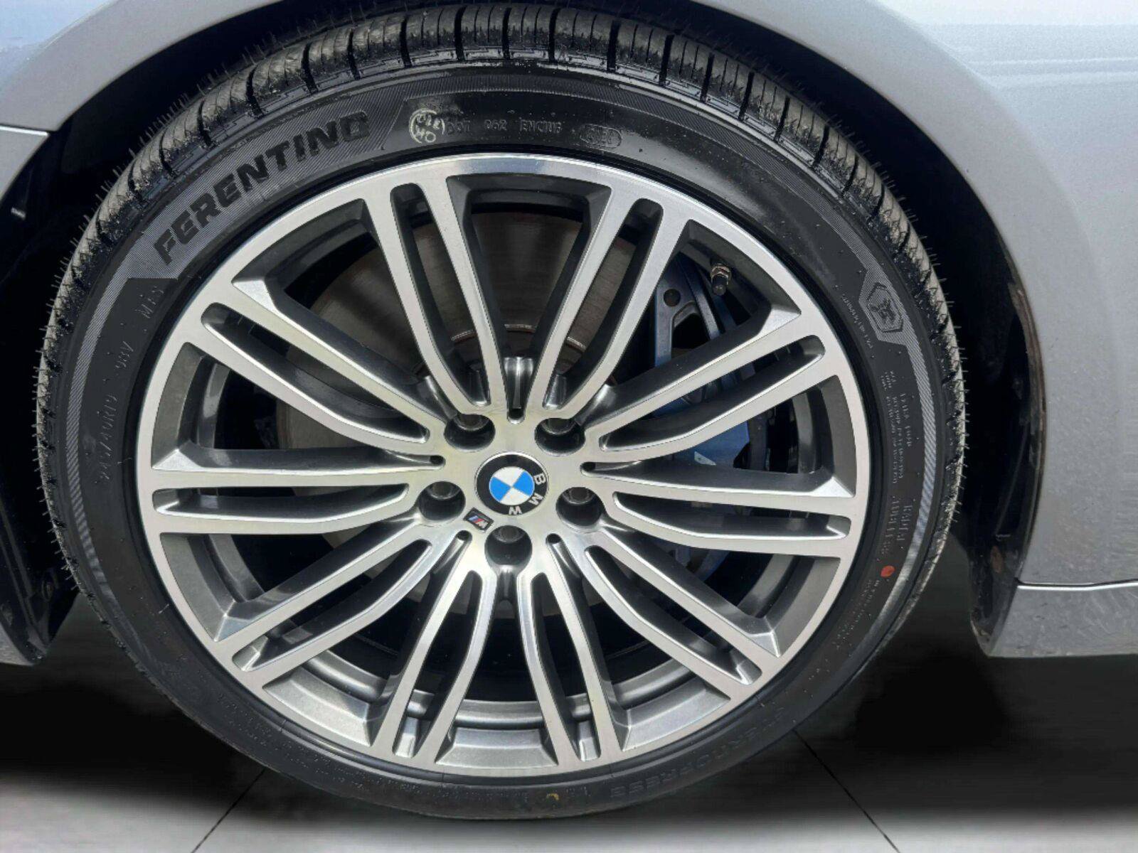 Used 2021 BMW M550i xDrive w/ Dynamic Handling Package AWD/4WD image 45