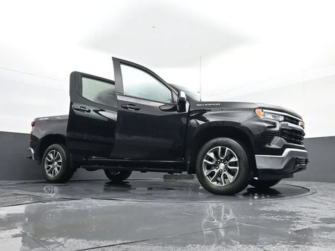 Used 2023 Chevrolet Silverado 1500 LT AWD/4WD image 31