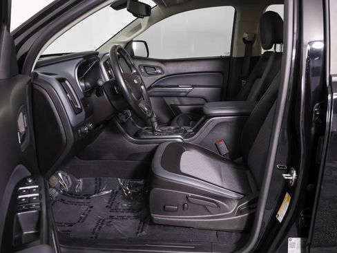 Used 2019 Chevrolet Colorado Z71 w/ Z71 Midnight Edition AWD/4WD image 7