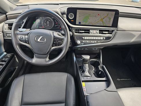 Used 2025 Lexus ES 300h w/ Premium Package FWD image 19