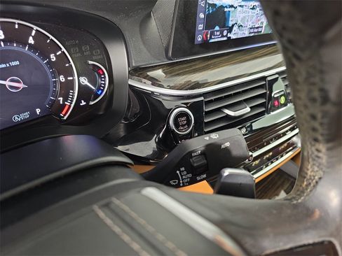 Used 2017 BMW 530i image 24