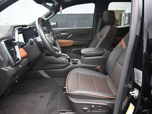 Used 2025 GMC Canyon AT4 w/ Nightfall Edition AWD/4WD image 17