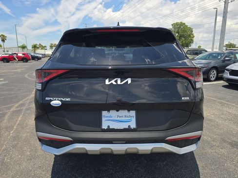 Used 2024 Kia Sportage LX AWD/4WD image 5