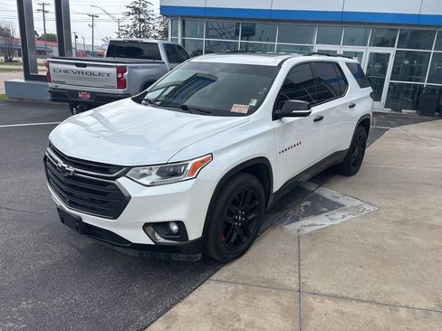 Used 2020 Chevrolet Traverse Premier w/ Redline Edition FWD image 13