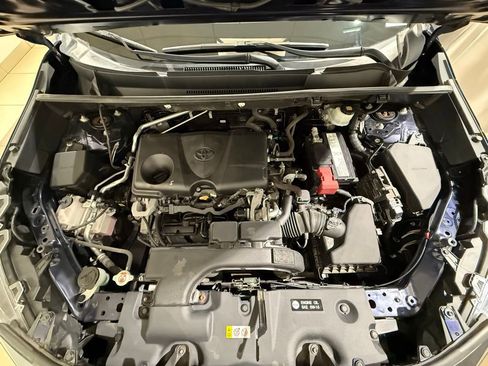 Certified 2019 Toyota RAV4 XLE w/ Convenience Package image 10