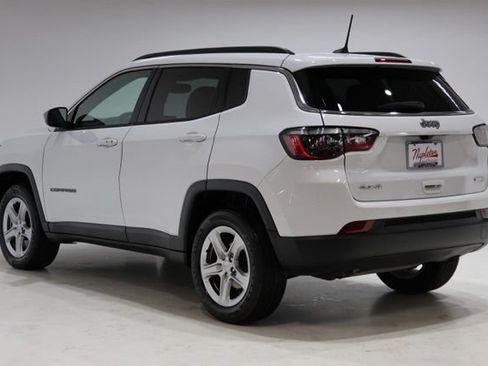Used 2023 Jeep Compass Latitude w/ Sun and Sound Group AWD/4WD image 6