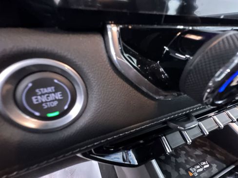 Used 2024 Chevrolet Colorado LT w/ LT Convenience Package III image 17