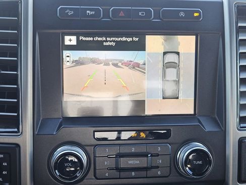 Used 2019 Ford F150 Platinum w/ Equipment Group 701A Luxury image 22