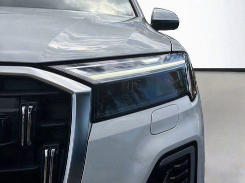 Used 2025 Audi Q7 3.0T Premium AWD/4WD image 10
