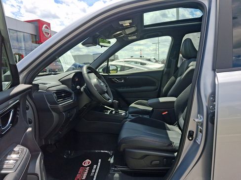 Used 2025 Subaru Forester Touring AWD/4WD image 13