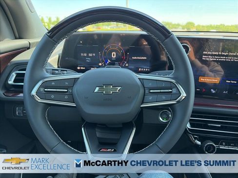 New 2026 Chevrolet Traverse Z71 w/ Enhanced Driving Package AWD/4WD image 8