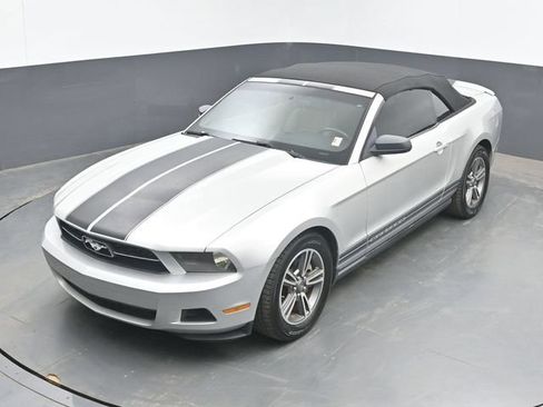 Used 2011 Ford Mustang Premium w/ 201A Rapid Spec Order Code RWD image 32