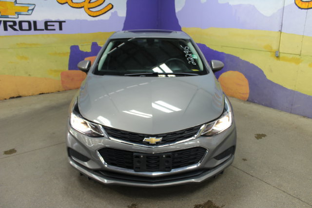 Used 2018 Chevrolet Cruze LT w/ LT True North Edition FWD image 3