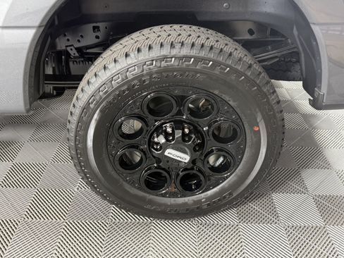 New 2026 Ford F250 Lariat w/ Black Appearance Package AWD/4WD image 16